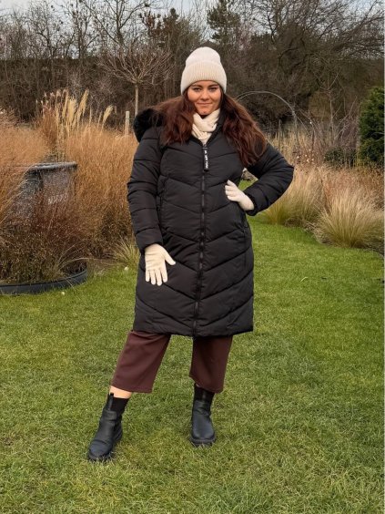 Bunda zimní dámská nadrozměr (3XL-7XL ONE SIZE) POLSKÁ MÓDA PMW25HH-2405TOB/DUR (Velikost 3XL, Barva Černá)