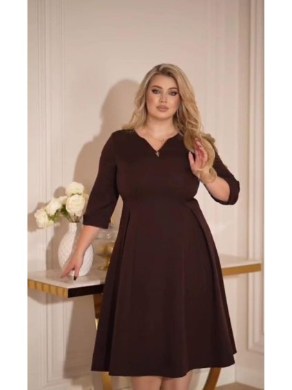 Šaty elegantní 3/4 rukáv dámské nadrozměr (40-50) POLSKÁ MÓDA PMLLD255098-1/DUR (Velikost 40, Barva hnědá)