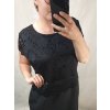 Šaty elegantní společenské bez rukávu dámské nadrozměr (44-54) POLSKÁ MÓDA PMF22004C/DU (Velikost 44, Barva Černá)