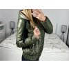 Bunda podzimní  s kapucí dámská (XS-XL) POLSKÁ MóDA PMWC23B8219-11 (Velikost XS, Barva zelená khaki)