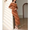 Šaty dlouhé úpletové carmen dlouhý rukáv dámské (S/M ONE SIZE) ITALSKÁ MÓDA IMPGM238825/DR (Velikost S/M/L, Barva hnědá camel)
