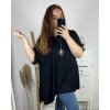Tunika s přívěškem krátký rukáv dámská nadrozměr (6XL/7XL ONE SIZE) ITALSKÁ MÓDA IMBM24017/DR (Velikost 6XL/7XL, Barva Černá)
