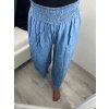 Kalhoty dlouhé riflové dámské (S/M/L ONE SIZE) ITALSKÁ MÓDA IMD24021/D (Velikost M/L, Barva světle modrá)