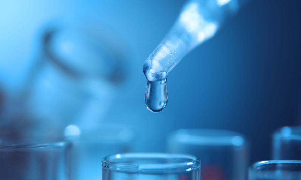 Laboratórna analýza vody – Skúmavky s odobratou vzorkou vody v laboratóriu.