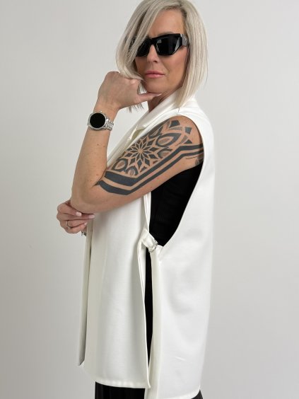 Smetanová vesta Twice
