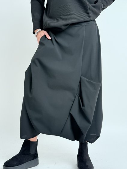 Černá kalhotová sukně SMART