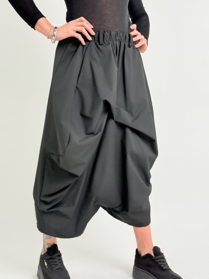 Černá kalhotová sukně CAPRI