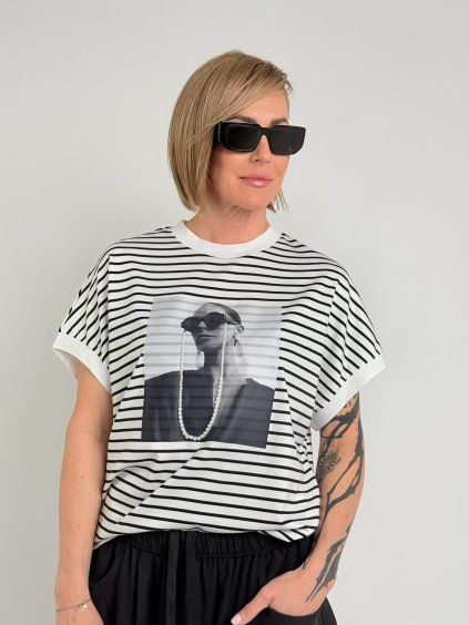 Bílo-černé triko SECTION