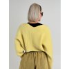 Žlutý svetr STUDIO