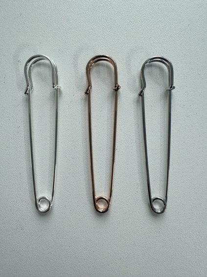 Ozdobný špendlík (Farba Tmavá stříbrná)