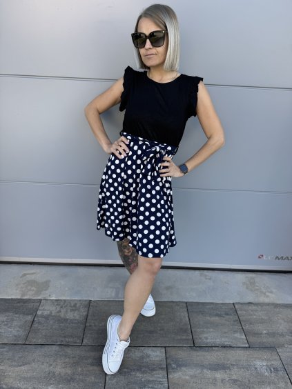 Dámské šaty s puntíky