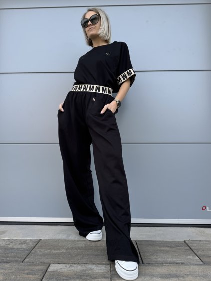 Moderní dámský komplet