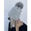 dámská čepice s bambulí