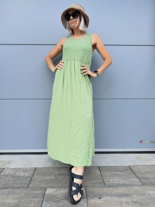 Po minulém roce jsou zpět, a navíc v nových nádherných barvách. 💗🤍💚 https://www.vohodse.cz/damske-saty-sunlove/ #leto...