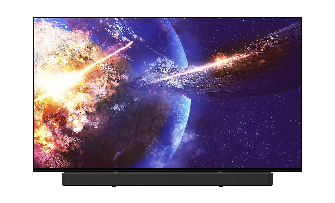 Sony BRAVIA 8 spárovaná se soundbarem v domácím kině zobrazuje vesmírnou bitvu s jasnými výbuchy na černém pozadí