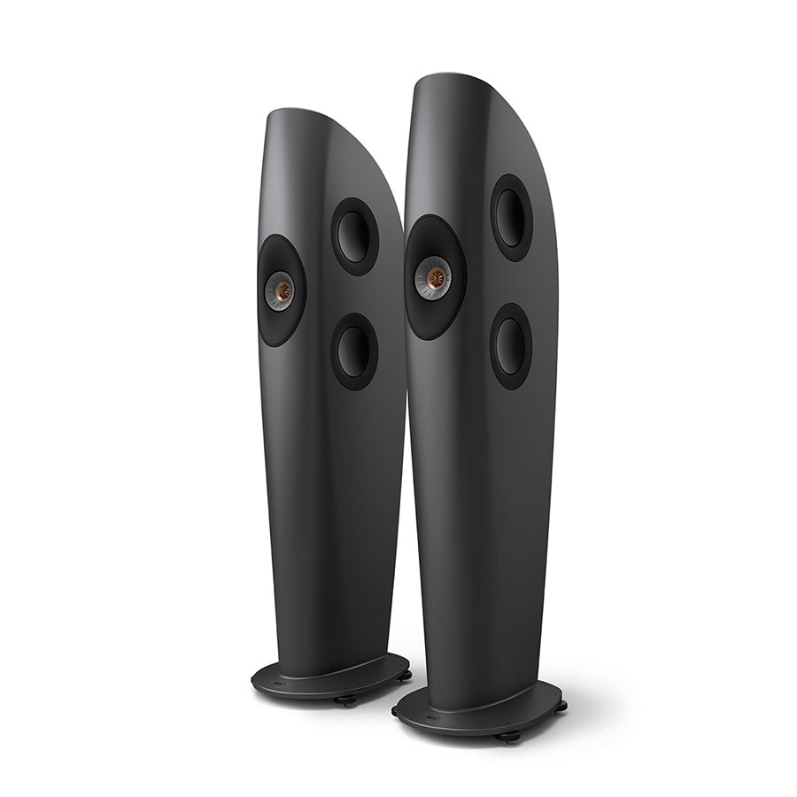 Pár KEF Blade Two Meta v poslechovém pokoji
