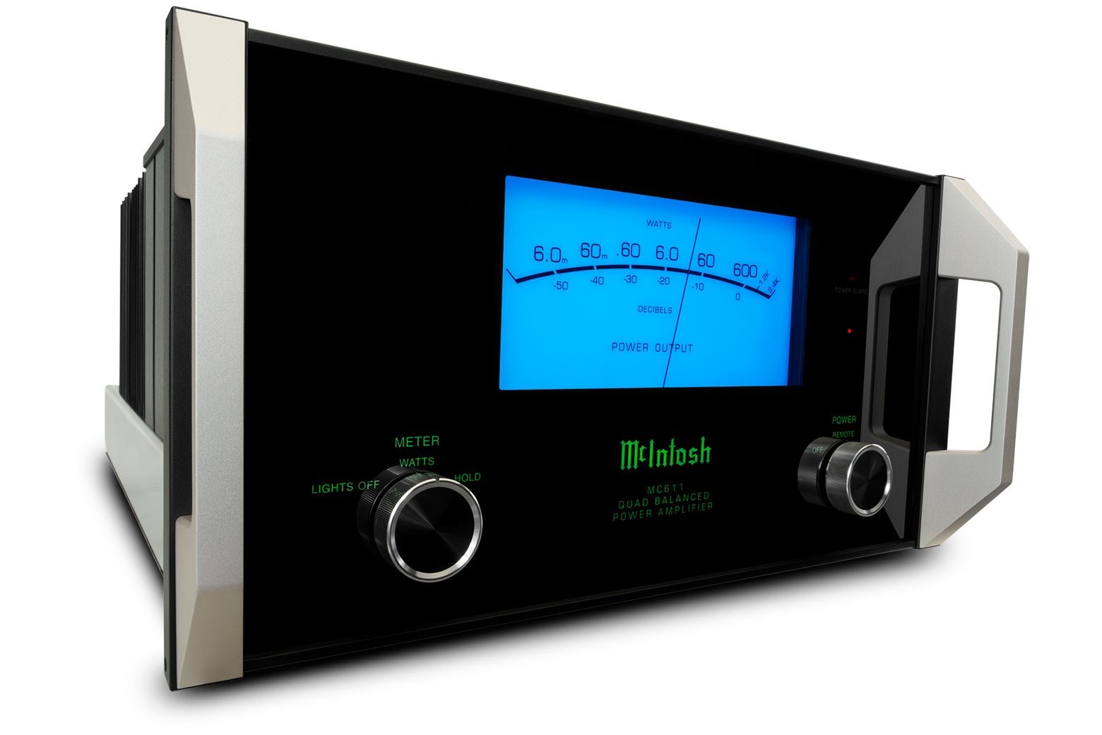 McIntosh MC611 z úhlu zezadu se žebrovanými chladiči a zlacenými svorkami