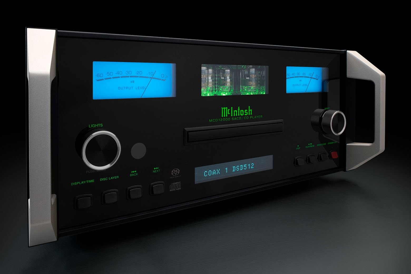 McIntosh MCD12000 z boku s nápisem COAX 1 DSD512 na displeji a viditelnými elektronkami za skleněným panelem