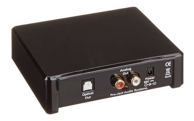 Pro-Ject Bluetooth Box E HD v černém provedení postavený v HiFi sestavě