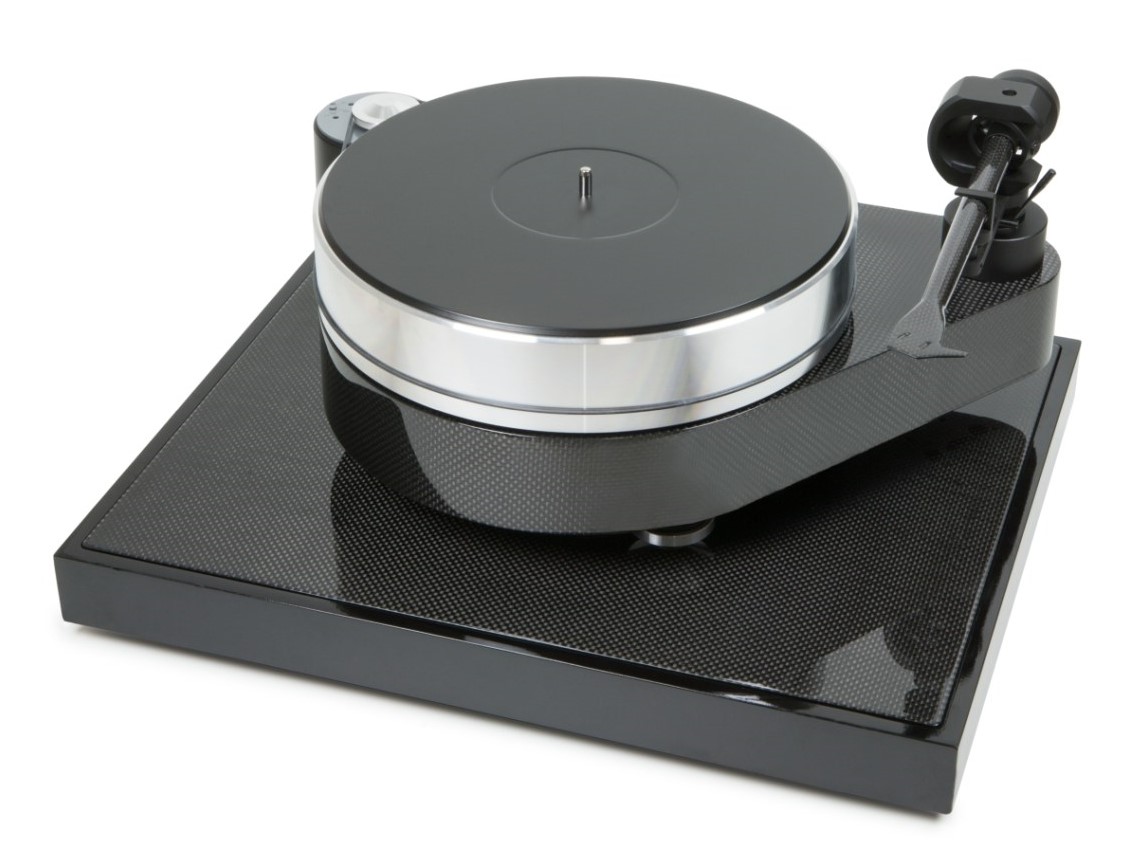 Pro-Ject RPM 10 Carbon — vrcholný manuální gramofon s karbonovou základnou, těžkým hliníkovým talířem a ramenem 10cc Evolution