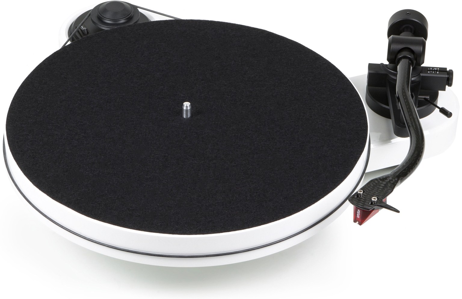 Gramofon Pro-Ject RPM 1 v bílém provedení z bočního pohledu