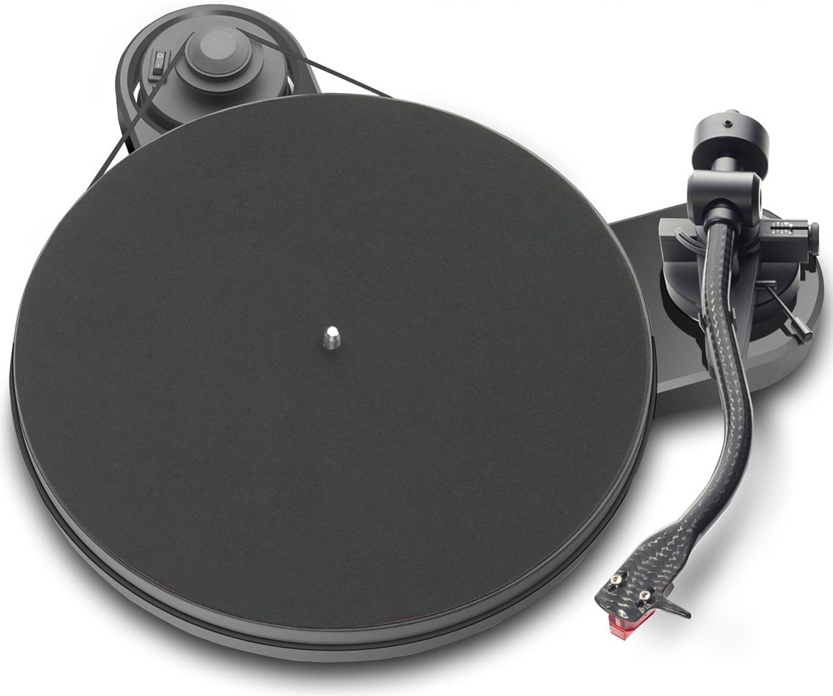 Gramofon Pro-Ject RPM 1 v provedení black piano s přenoskou Ortofon 2M Red