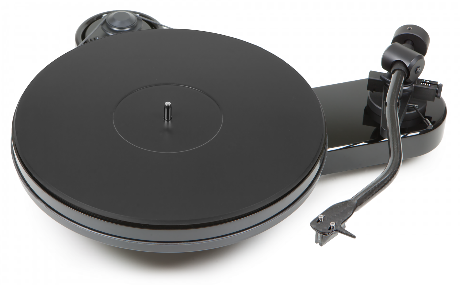 Pro-Ject RPM 3 Carbon v provedení piano s talířem a karbonovým rameném ve tvaru S