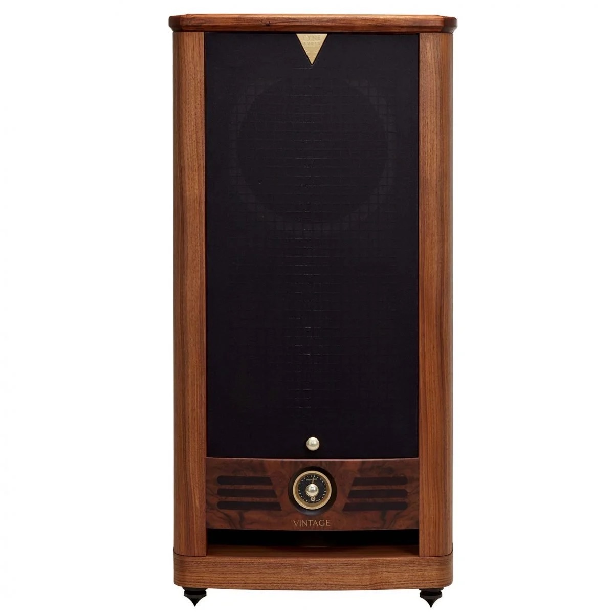 Fyne Audio Vintage Twelve s nasazenou přední mřížkou, čelní pohled