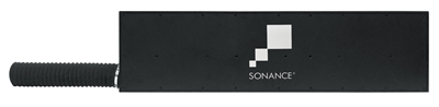 Detailní pohled na tenkou skříň subwooferu Sonance BPS6 Thinline Sub s logem Sonance a vyvedenou basovou trubicí