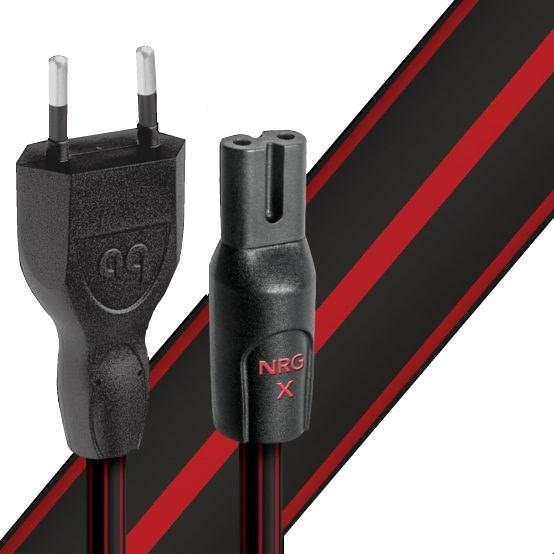 AudioQuest <a href="https://www.voix.cz/kabely-c7/audioquest-nrg-x2-c7/" rel="noopener">NRG X2 C7</a> zapojený u zdrojového komponentu — full-width 16:9
