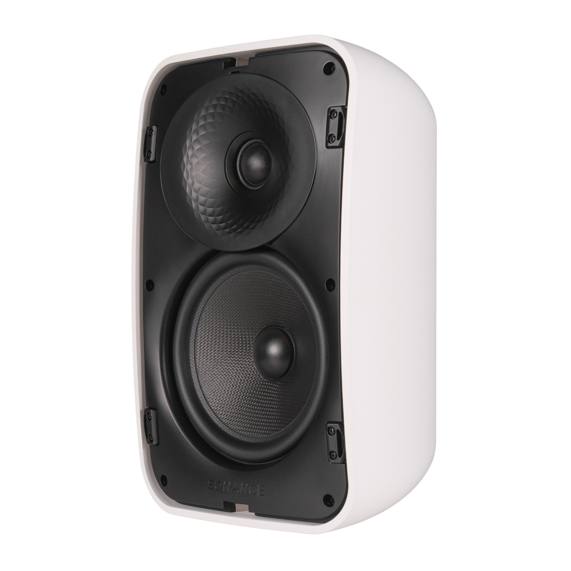 Sonance Mariner MX 62 v bílém provedení z předního úhlu se sejmutou mřížkou — viditelný výškový a basový měnič