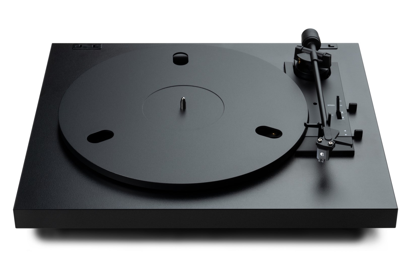 Detail hliníkového raménka ULM a přenosky na gramofonu Pro-Ject A1.2