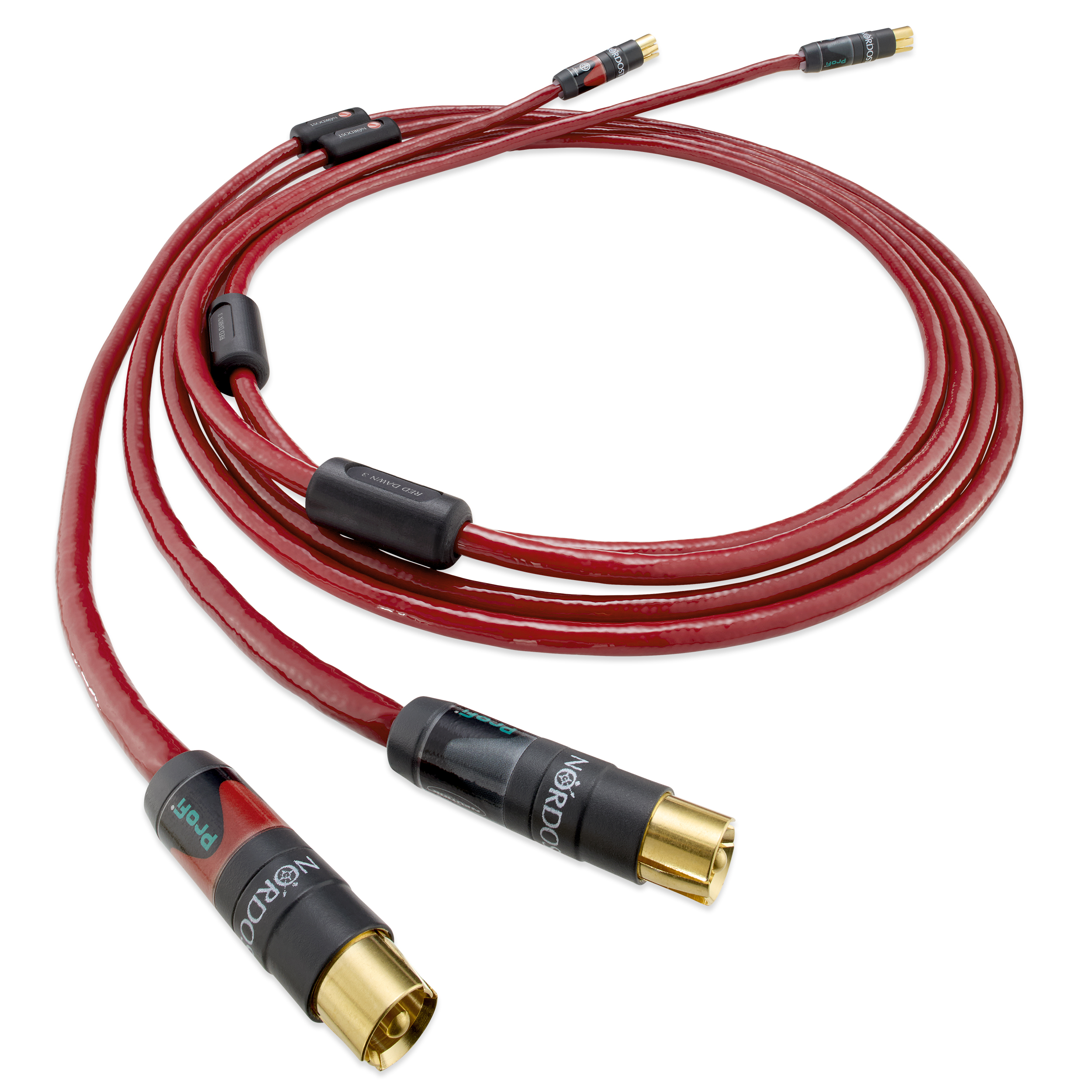 Pár kabelů Nordost Red Dawn 3 s konektory RCA na tmavém pozadí