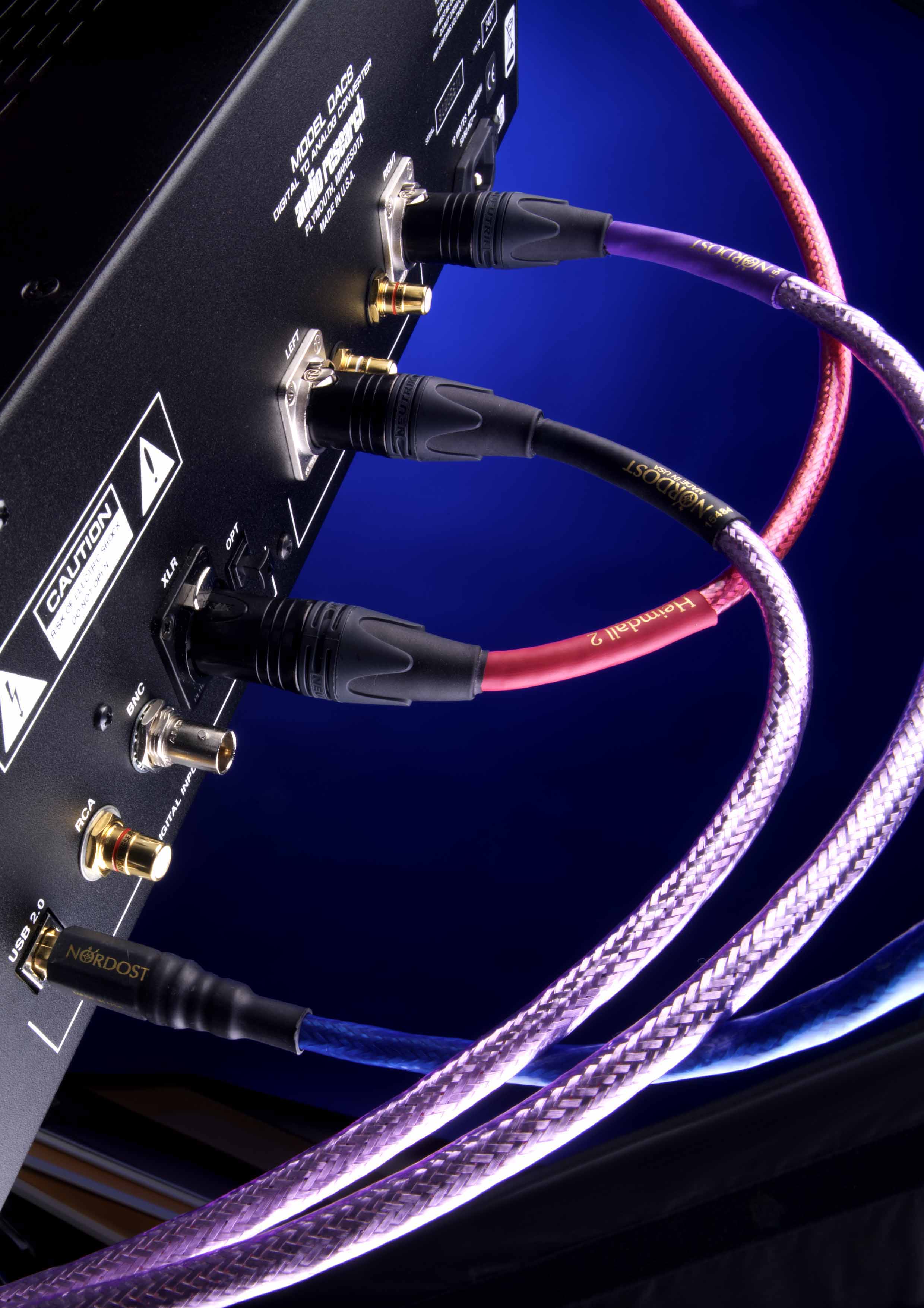 Schéma konstrukce Dual Mono-Filament s vlákny FEP vinutými kolem vodiče