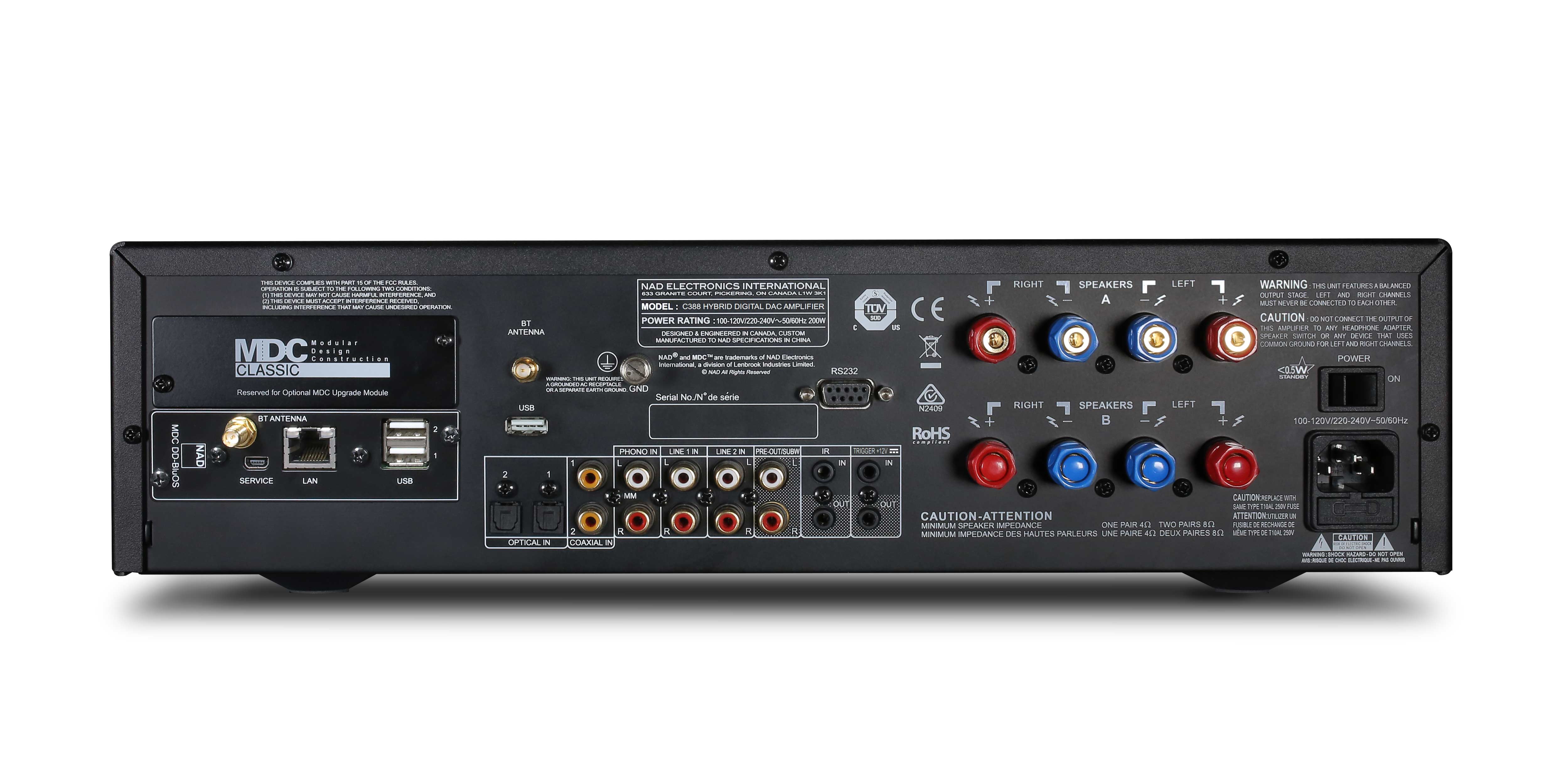 NAD C 388 — zadní panel s nainstalovaným MDC modulem BluOS pro multiroom streaming