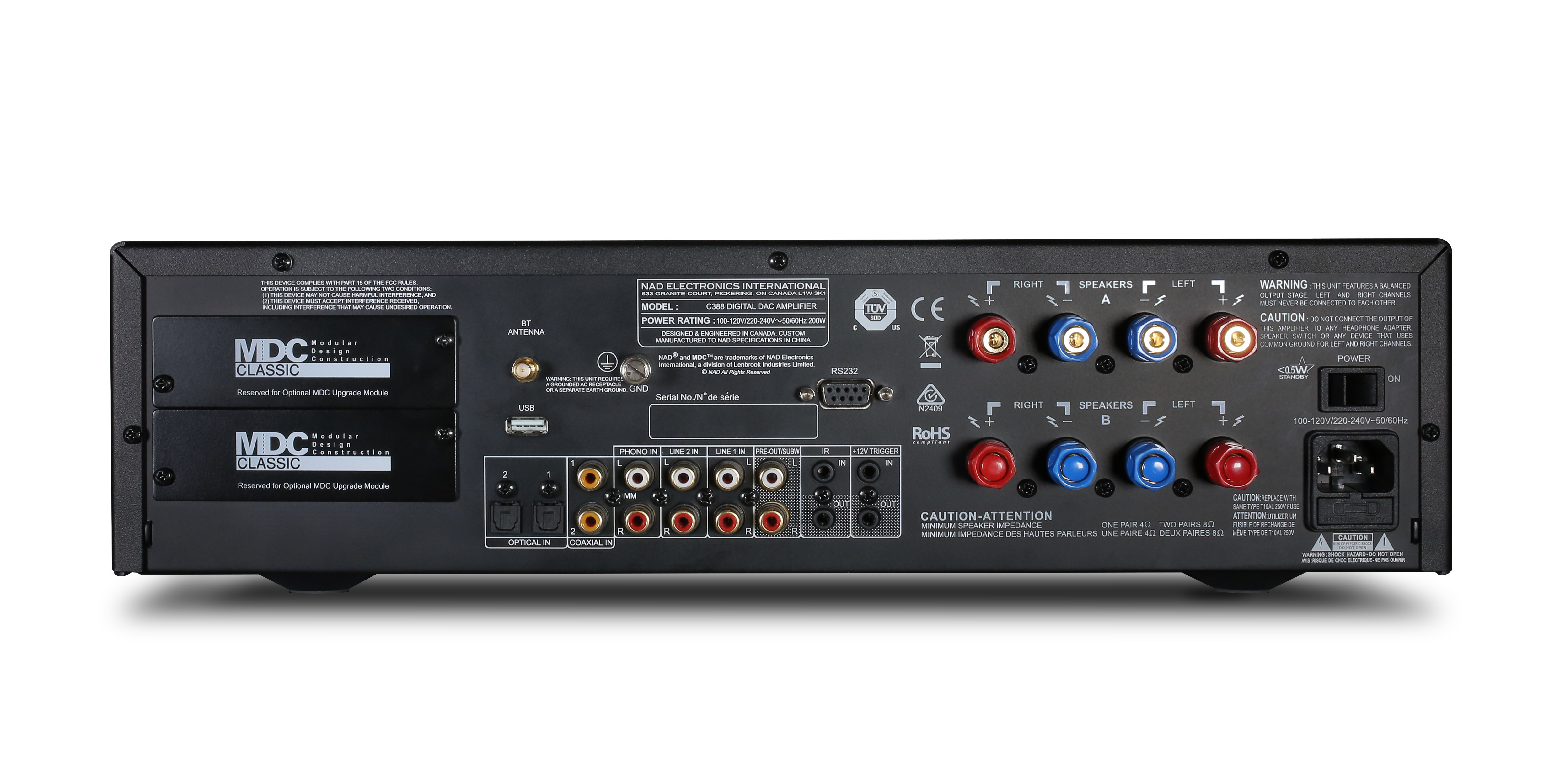 NAD C 388 — zadní panel se vstupy, MDC sloty a reproduktorovými svorkami