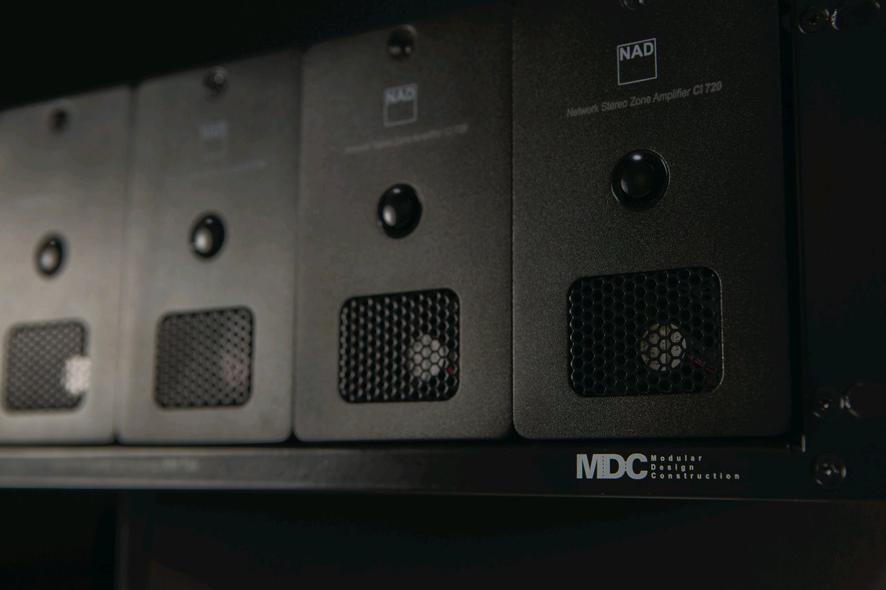 NAD CI 720 V2 jako součást vícezónové instalace BluOS