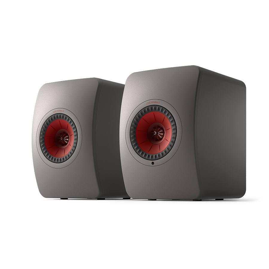 Detail aktivního reproduktoru KEF LS50 Wireless II s horním ovládacím panelem