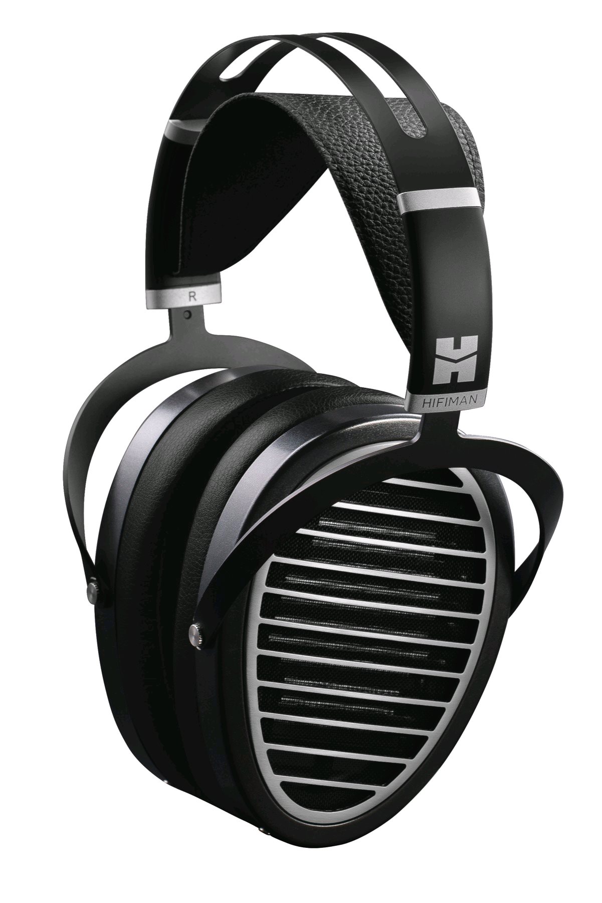 HIFIMAN Ananda — otevřená náhlavní sluchátka v tříčtvrtečním pohledu s viditelnou žaluziovou mřížkou mušle