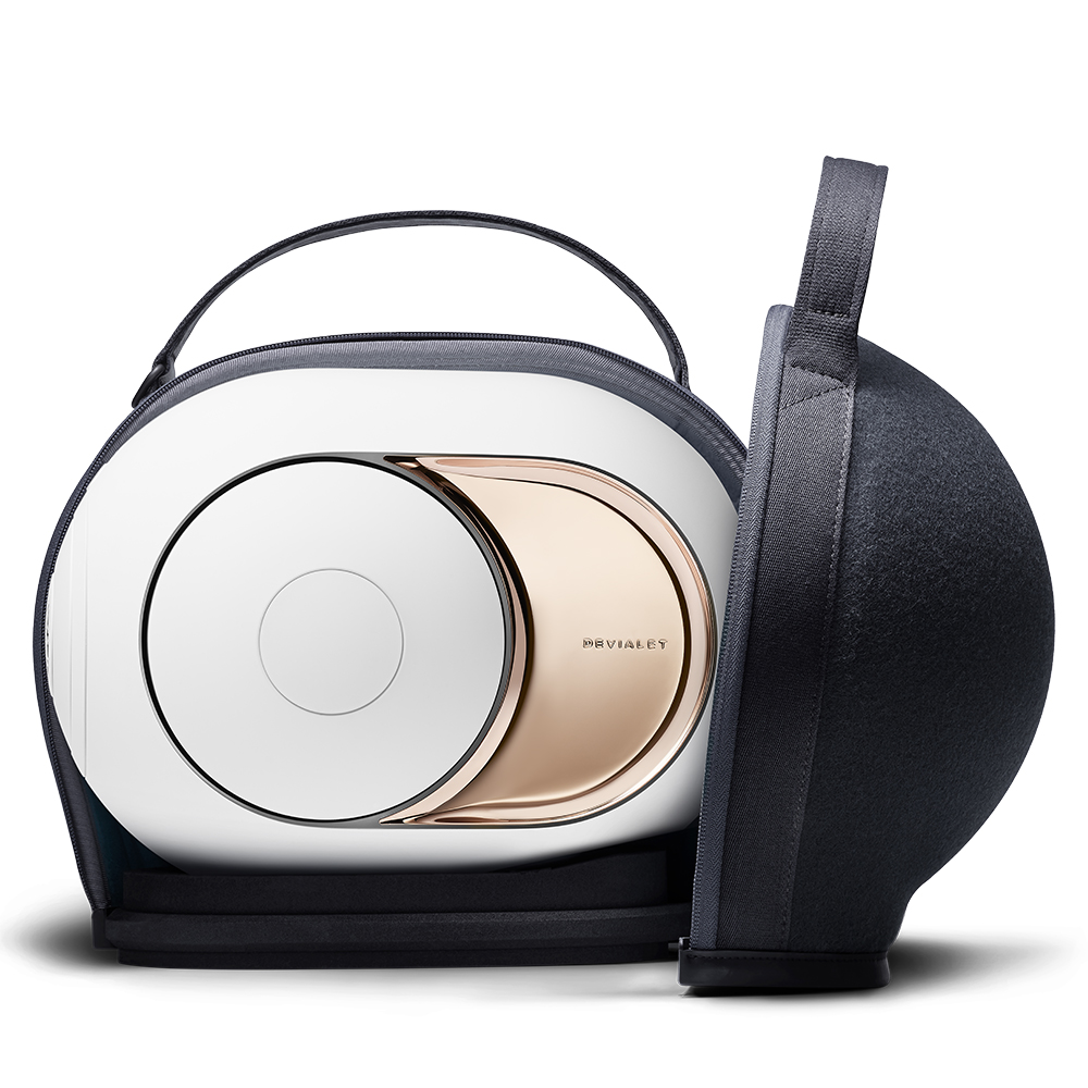 Devialet Cocoon Phantom I — detail koženého obšití
