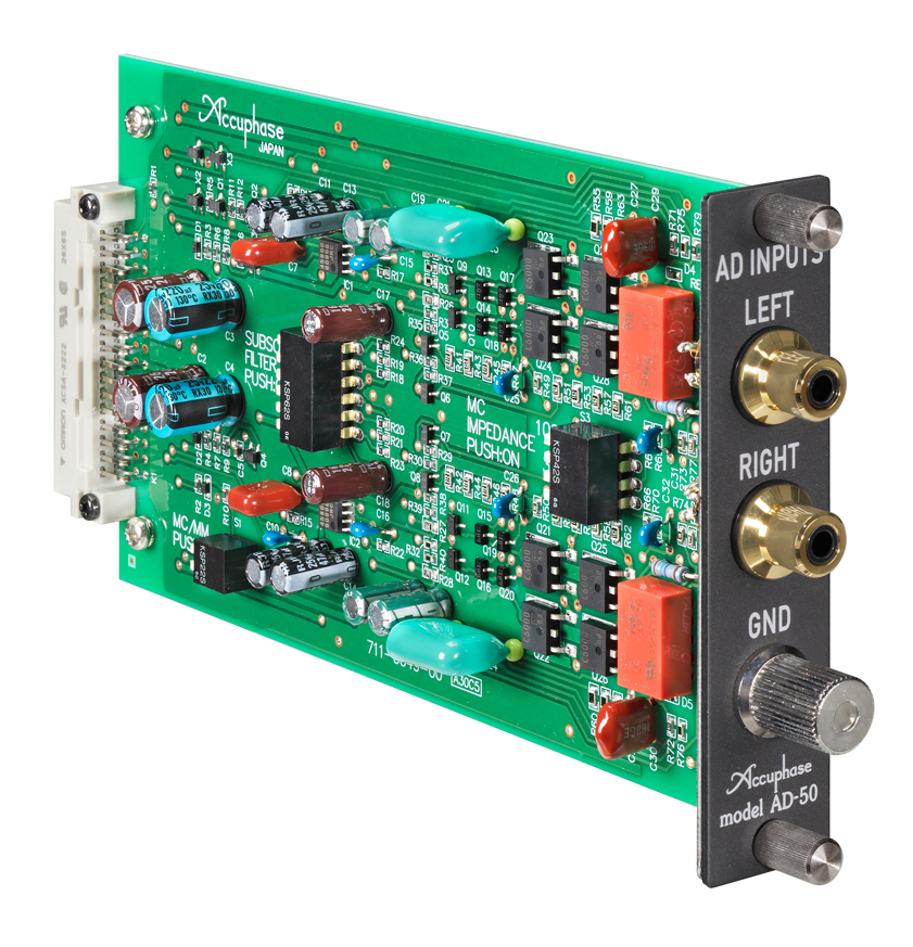 Detail desky modulu Accuphase AD-50 s přepínači SUBSONIC FILTER, MC IMPEDANCE a MC/MM a s čelním panelem se vstupy AD INPUTS a svorkou GND