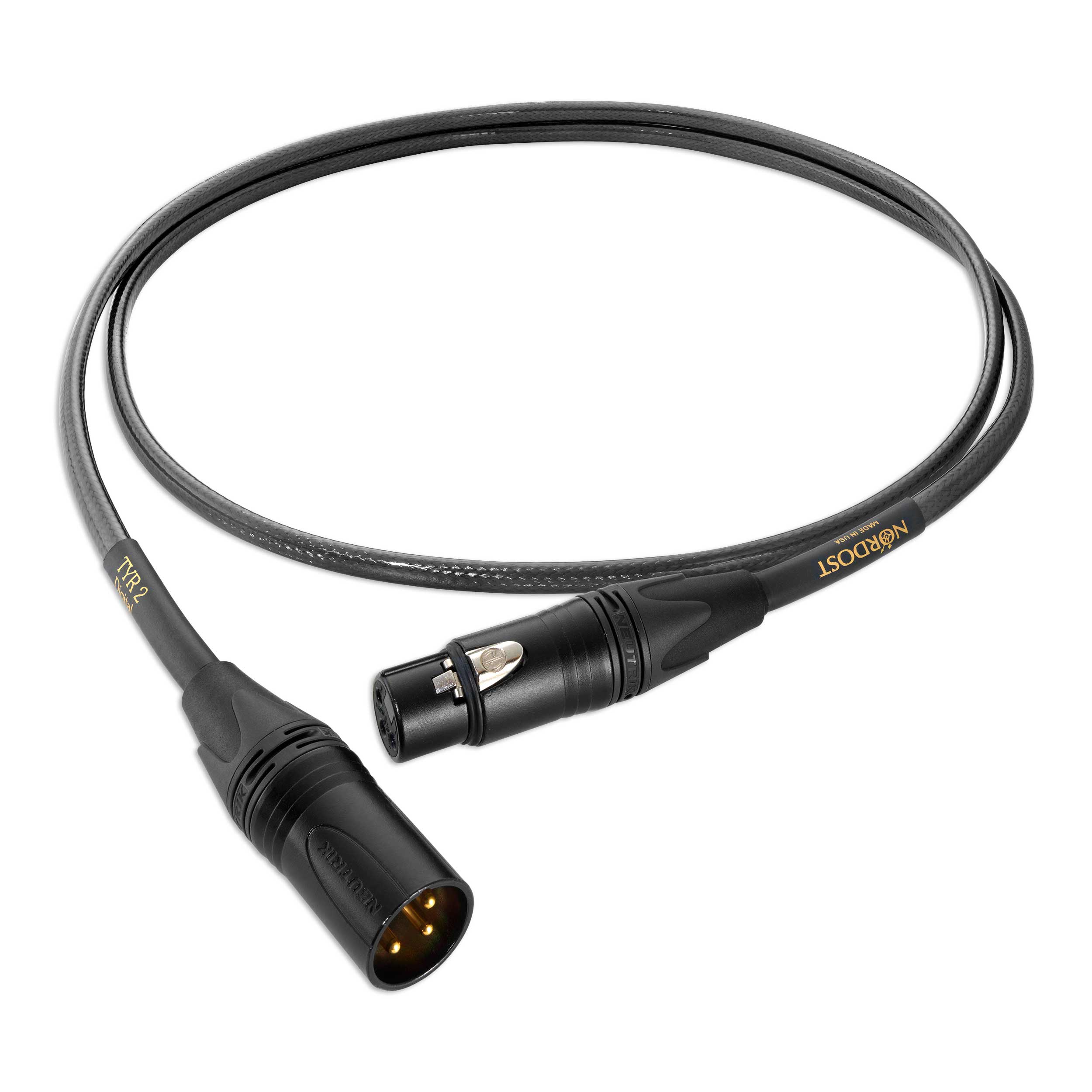Detail kabelu Nordost TYR 2 coax AES/EBU s pozlacenými XLR konektory Neutrik na tmavém pozadí — full-width 16:9