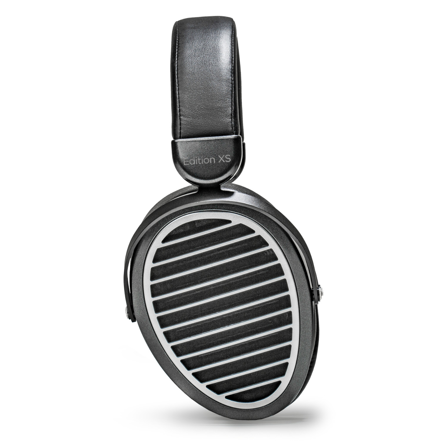 HIFIMAN Edition XS připojená ke sluchátkovému zesilovači — detail konektoru 3,5 mm