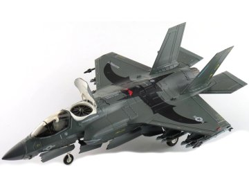 HobbyMaster - Lockheed Martin F-35B Lightning II, USMC, VMFA-242 Bats, MCAS Iwakuni, Japonsko, 2024, 1/72
