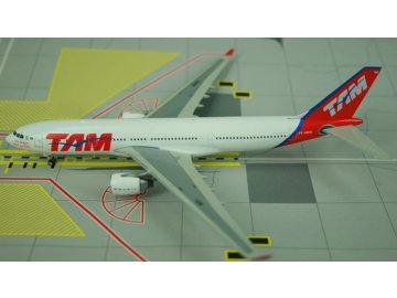 Phoenix - Airbus A330-223, společnost TAM Brasil, Brazílie, 1/400