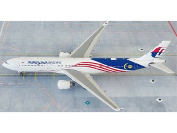 phoenix models 04357 airbus a330 300 malaysia airlines 9m mtj x8b 173772 0