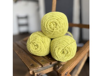 příze na vyšívání koberců