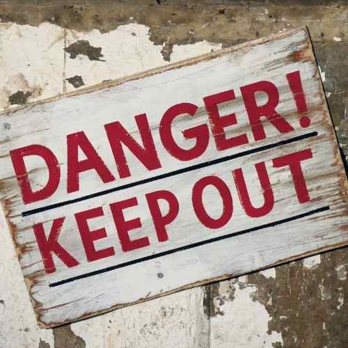 TOXICKÉ PARAFÍNOVÉ SVÍČKY