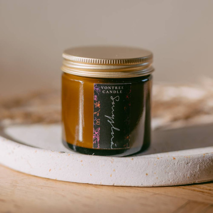 Sojova svicka v hnedem skle geranium