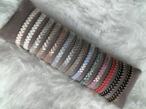 Half tila jednobarevné